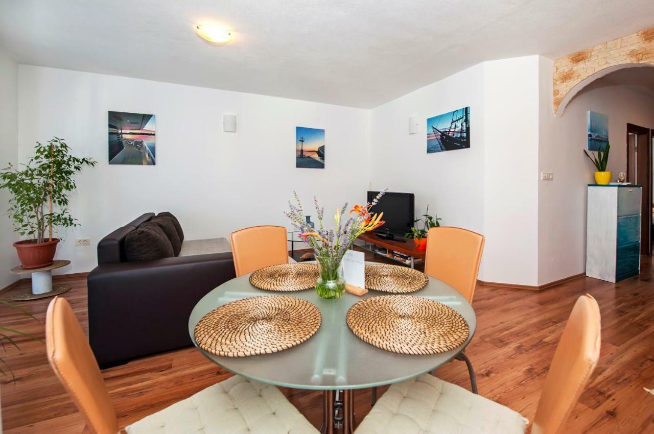 Apartment Thalassa Rovinj Exterior photo